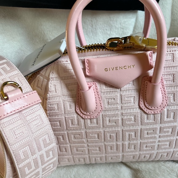 Mini Antigona Leather Satchel Givenchy in Tender Pink NWT - Picture 4 of 17
